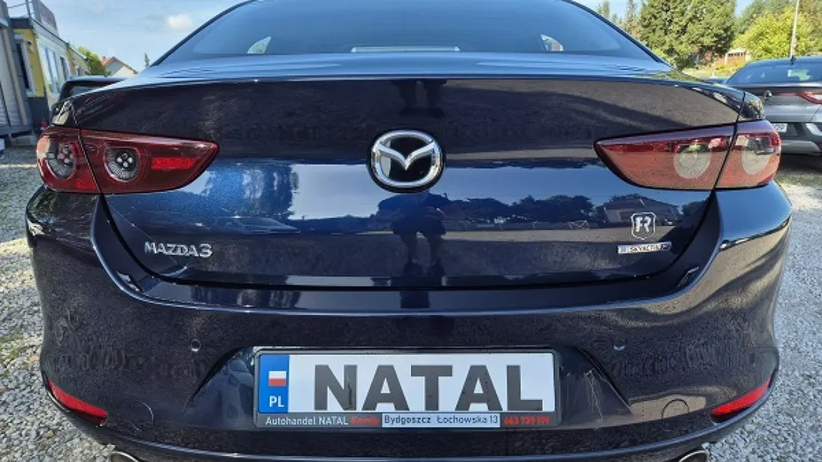 MAZDA 3 -