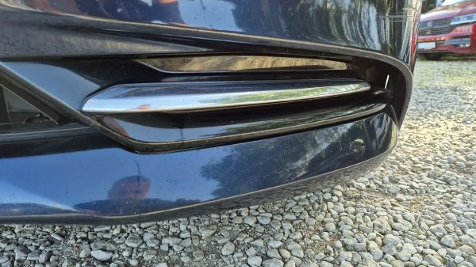 MAZDA 3 -