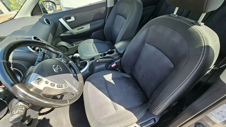 NISSAN Qashqai -