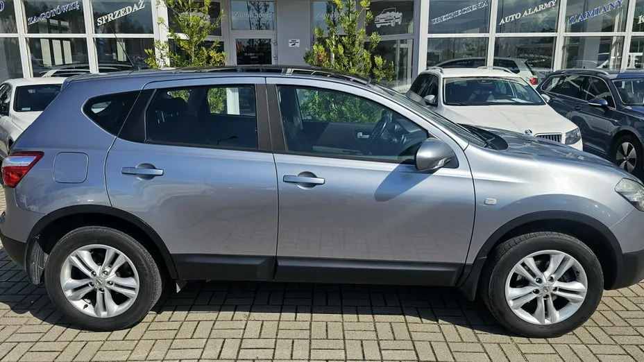 NISSAN Qashqai -