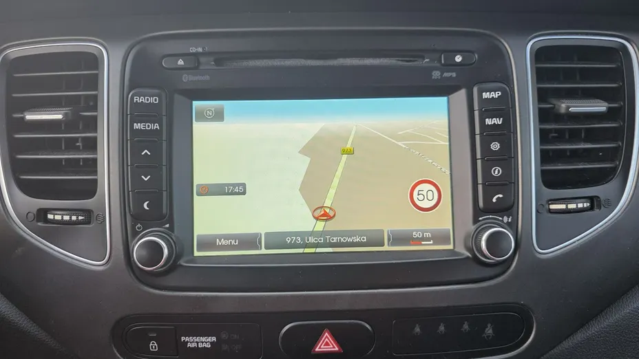 KIA Carens -