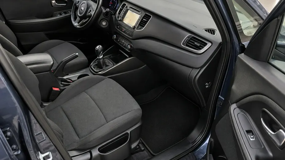 KIA Carens -