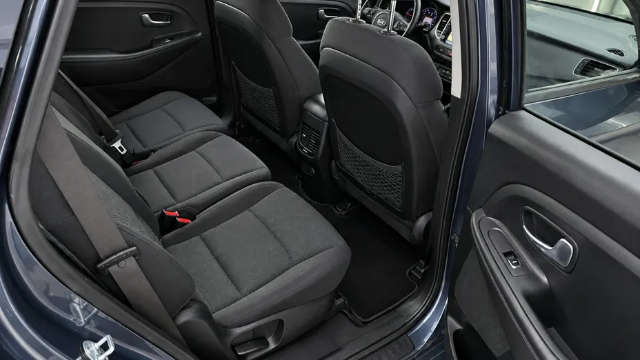 KIA Carens -