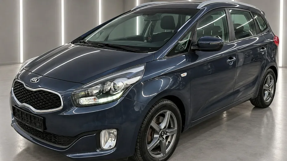 KIA Carens -