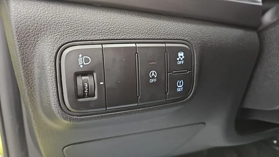 HYUNDAI i20 -