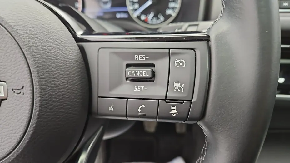 NISSAN Qashqai -