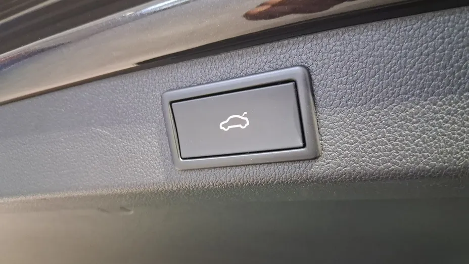 SKODA Superb -