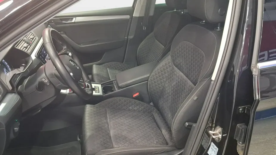 SKODA Superb -