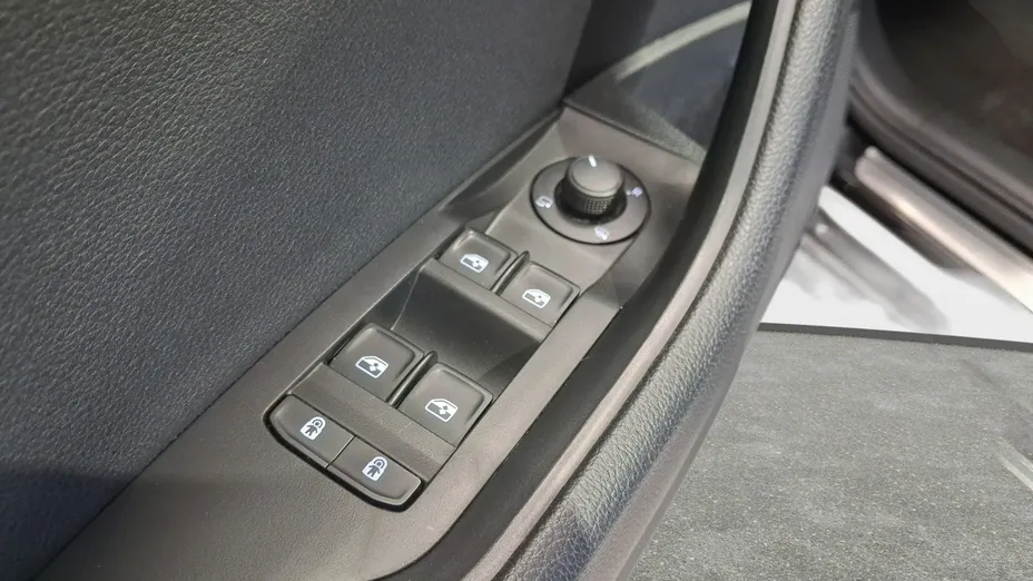 SKODA Superb -