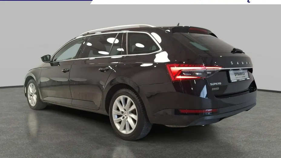 SKODA Superb -