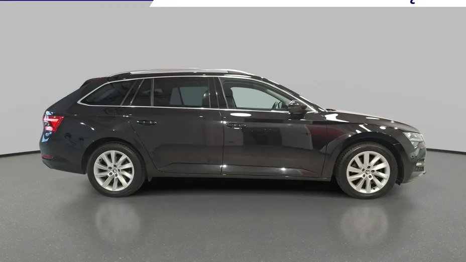 SKODA Superb -