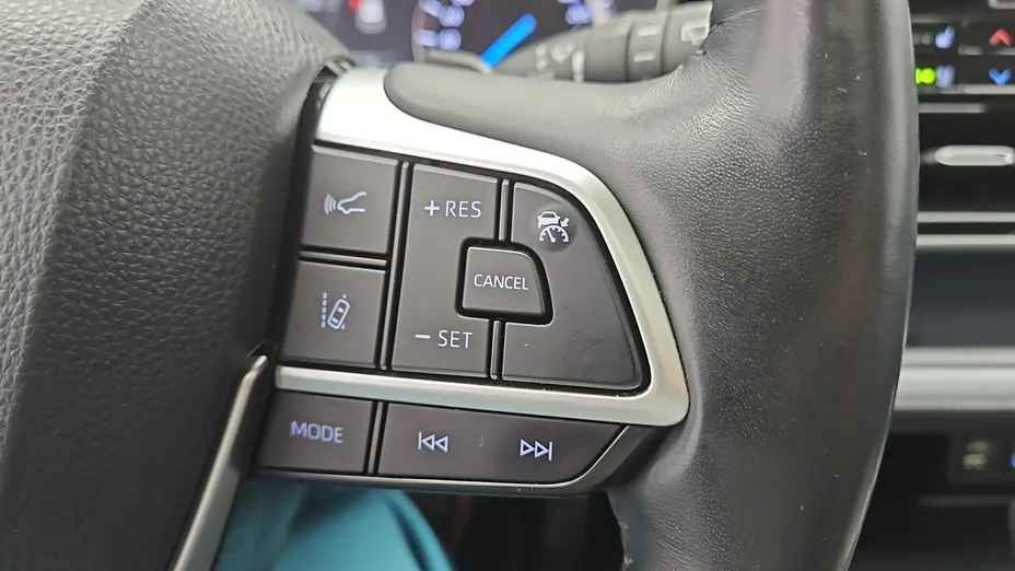 TOYOTA Highlander -
