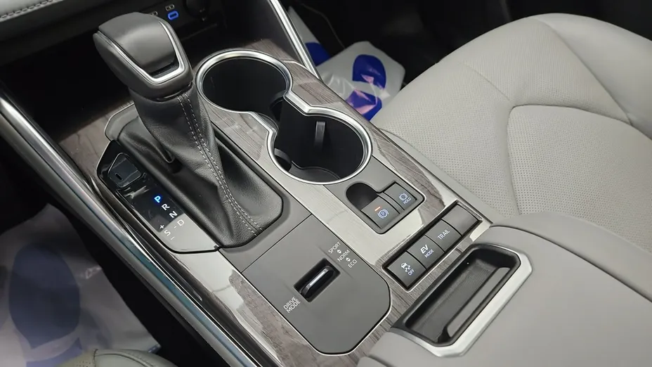 TOYOTA Highlander -