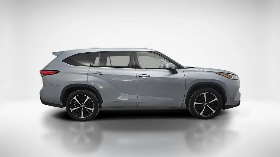 TOYOTA Highlander -