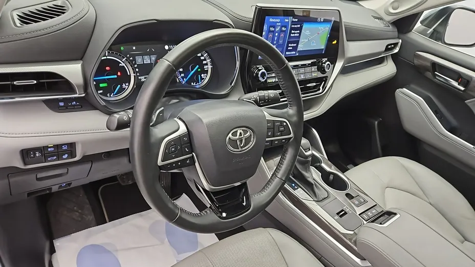 TOYOTA Highlander -