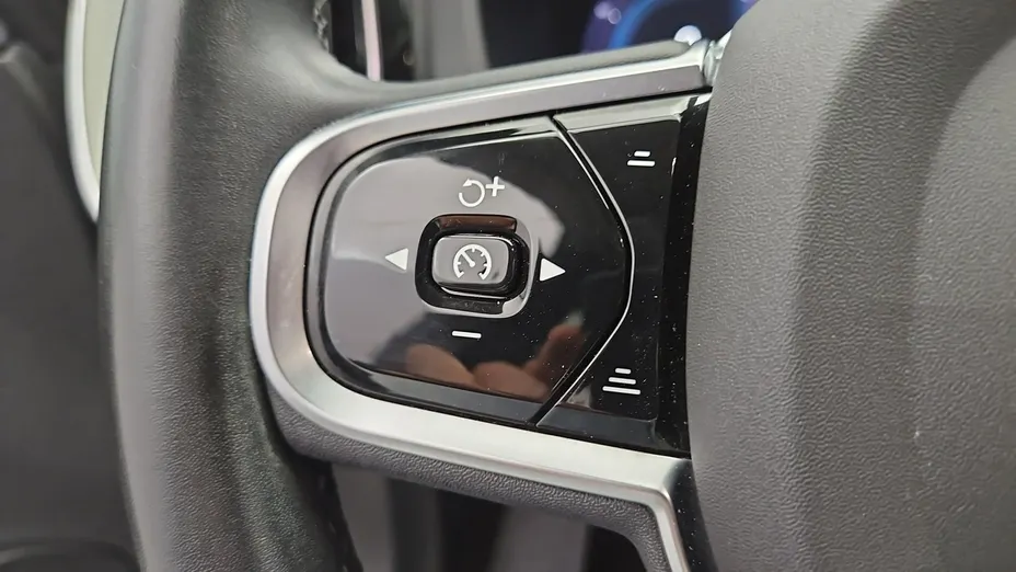 VOLVO XC60 -