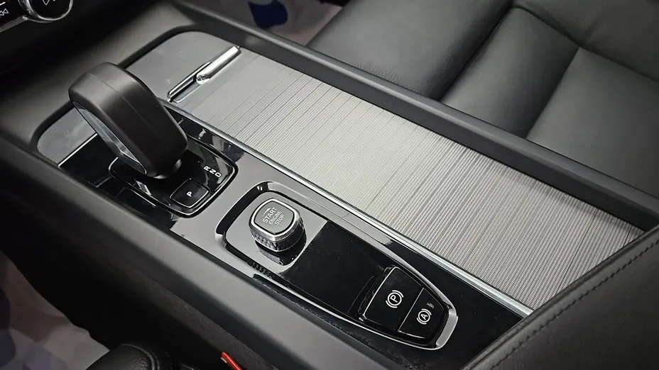 VOLVO XC60 -
