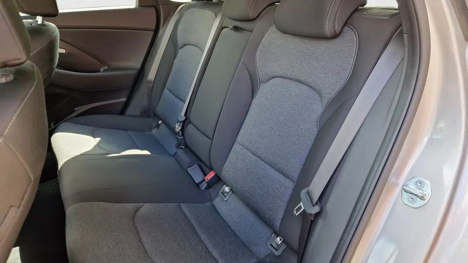 HYUNDAI i30 -
