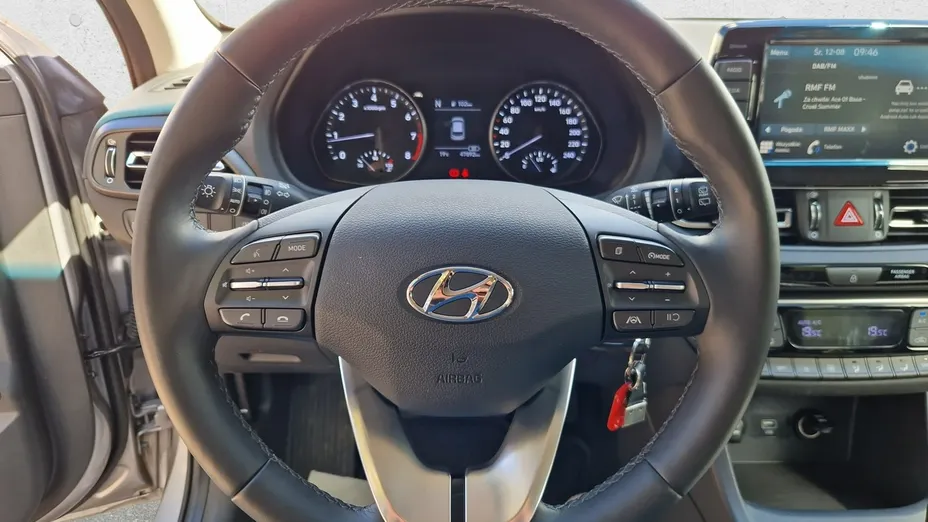 HYUNDAI i30 -