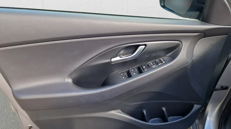 HYUNDAI i30 -