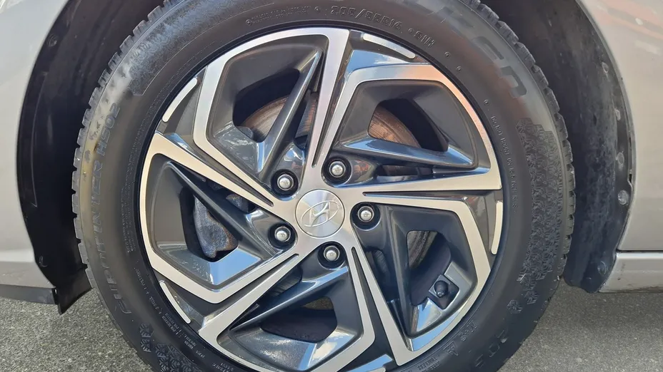 HYUNDAI i30 -