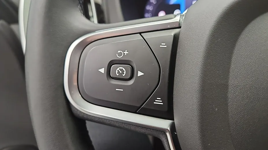 VOLVO XC60 -