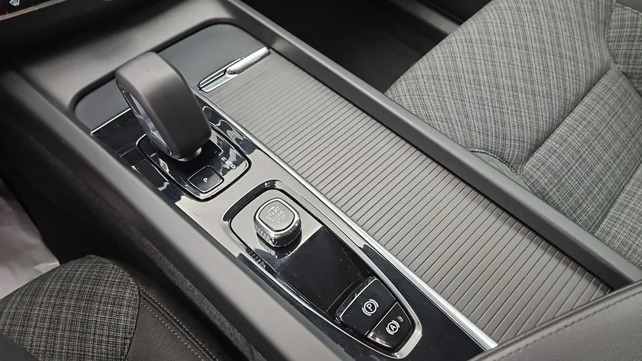VOLVO XC60 -