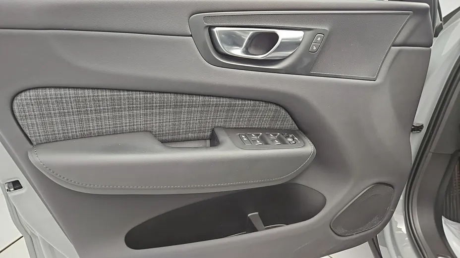 VOLVO XC60 -