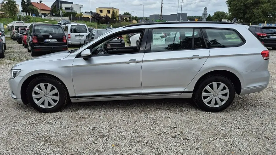VOLKSWAGEN Passat -