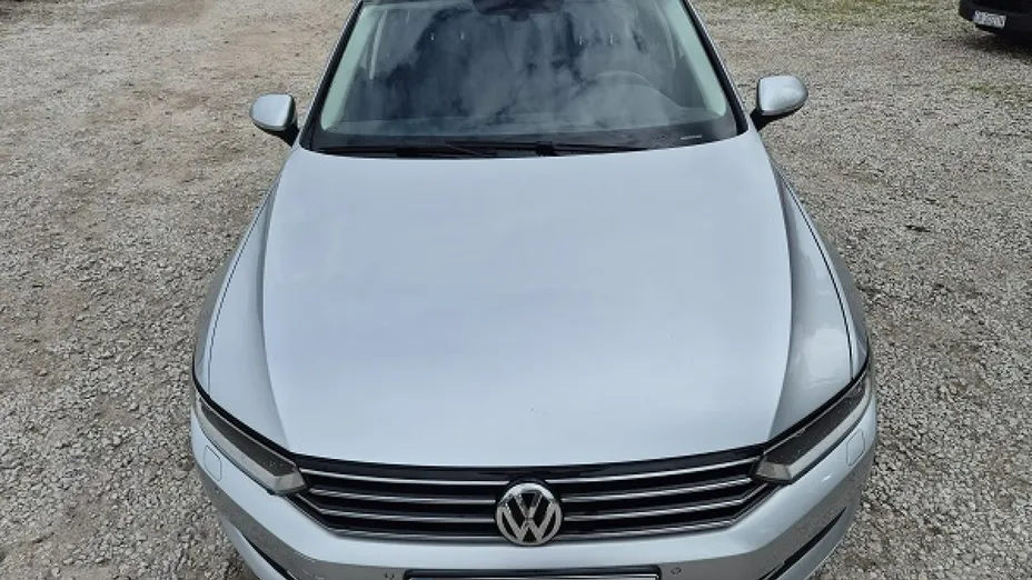VOLKSWAGEN Passat -