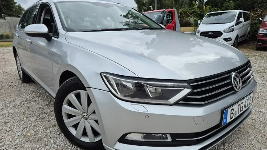 VOLKSWAGEN Passat -
