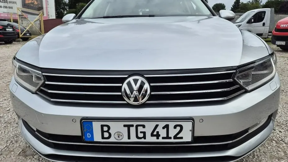 VOLKSWAGEN Passat -