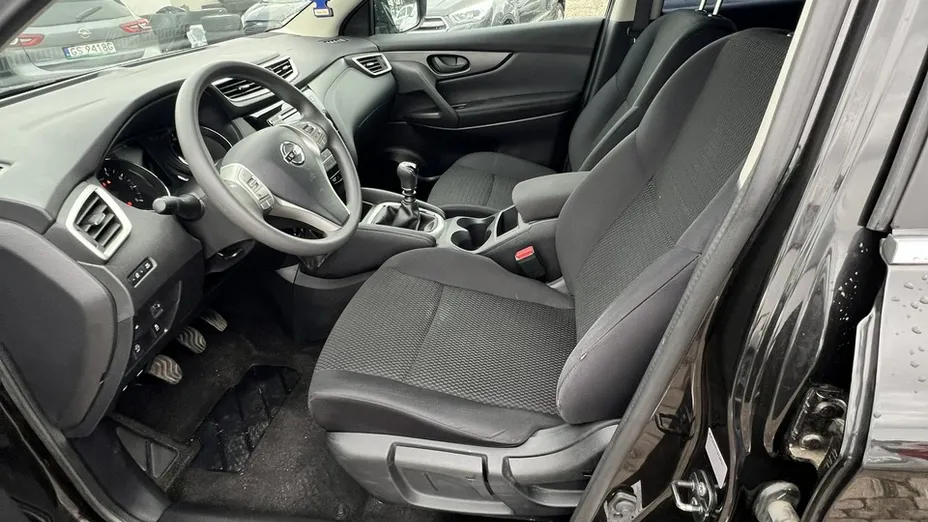 NISSAN Qashqai -