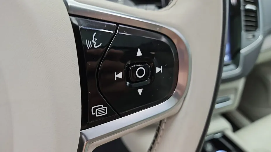 VOLVO XC90 -