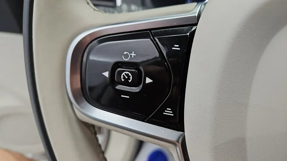 VOLVO XC90 -