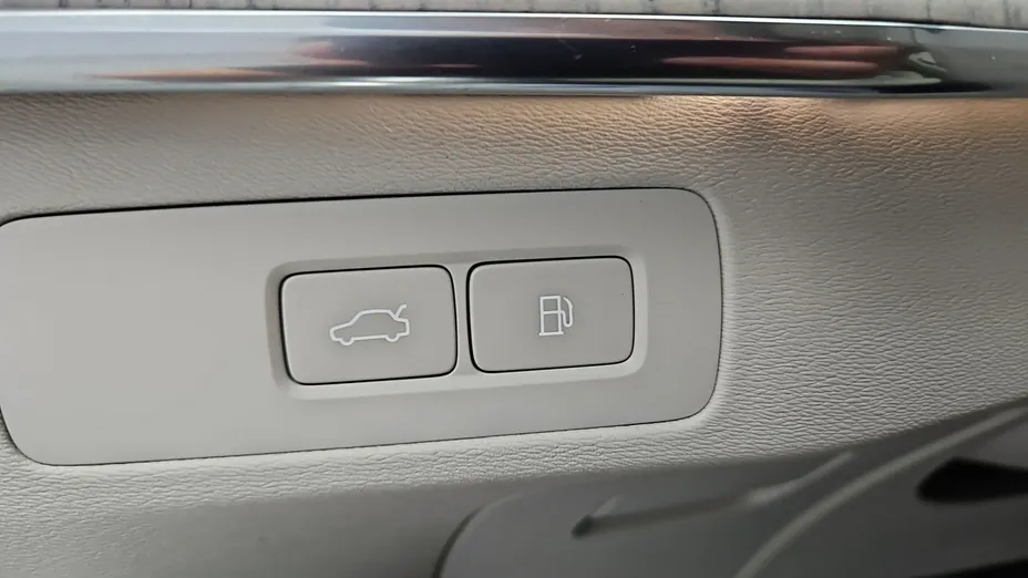 VOLVO XC90 -