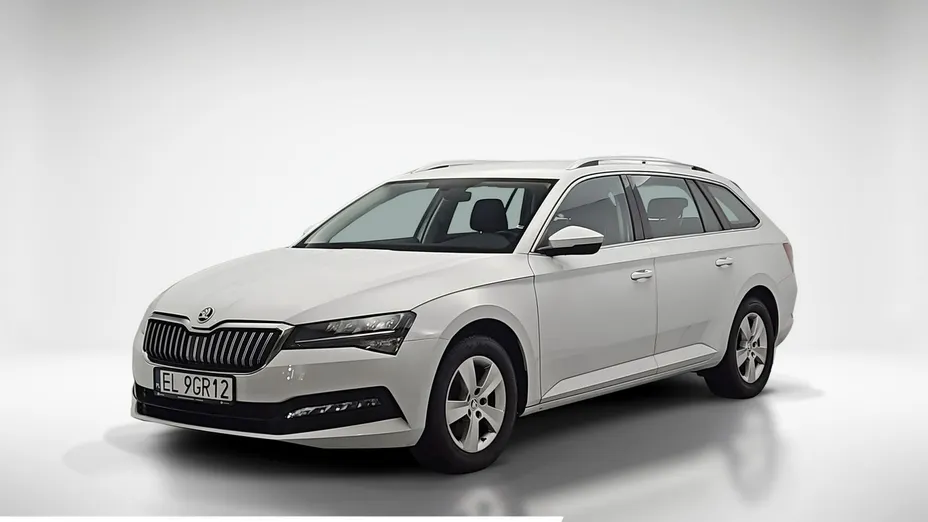 SKODA Superb -