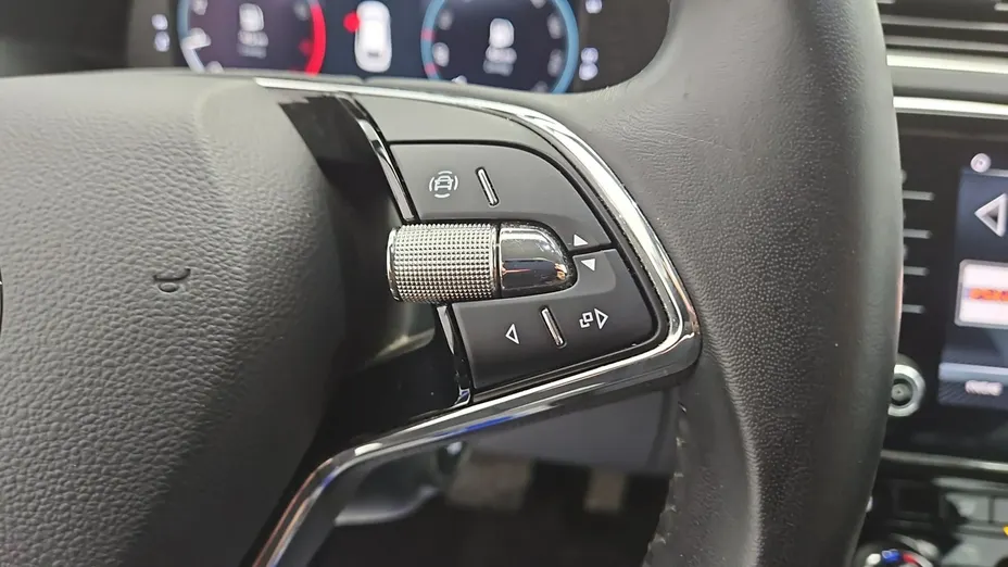 SKODA Superb -