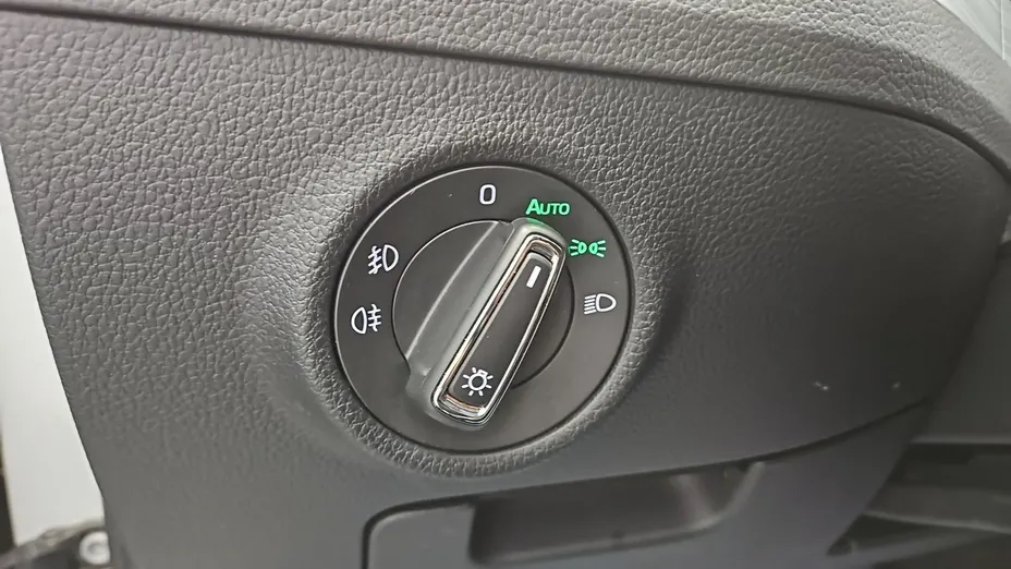 SKODA Superb -