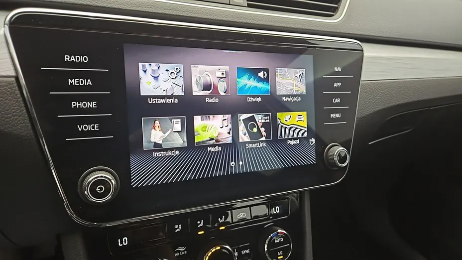 SKODA Superb -