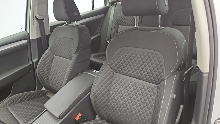 SKODA Superb -