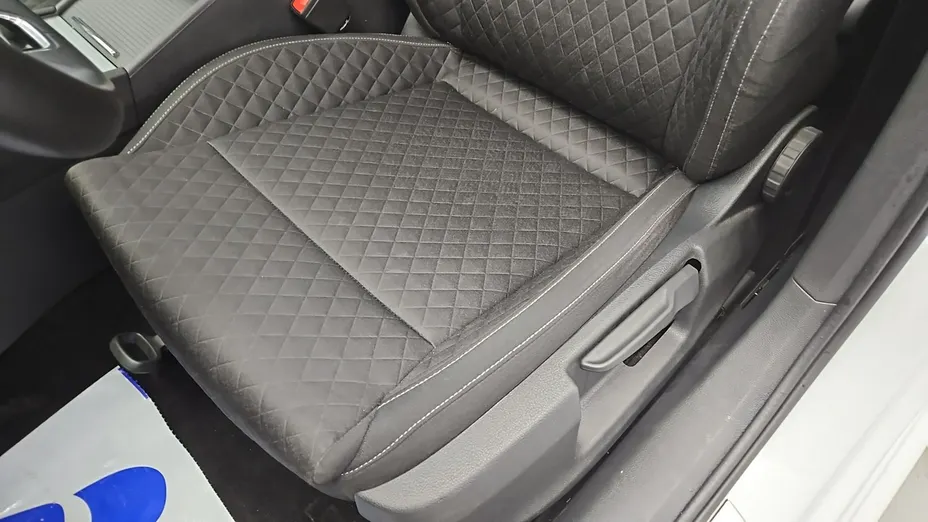 SKODA Superb -