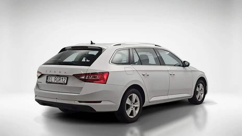 SKODA Superb -