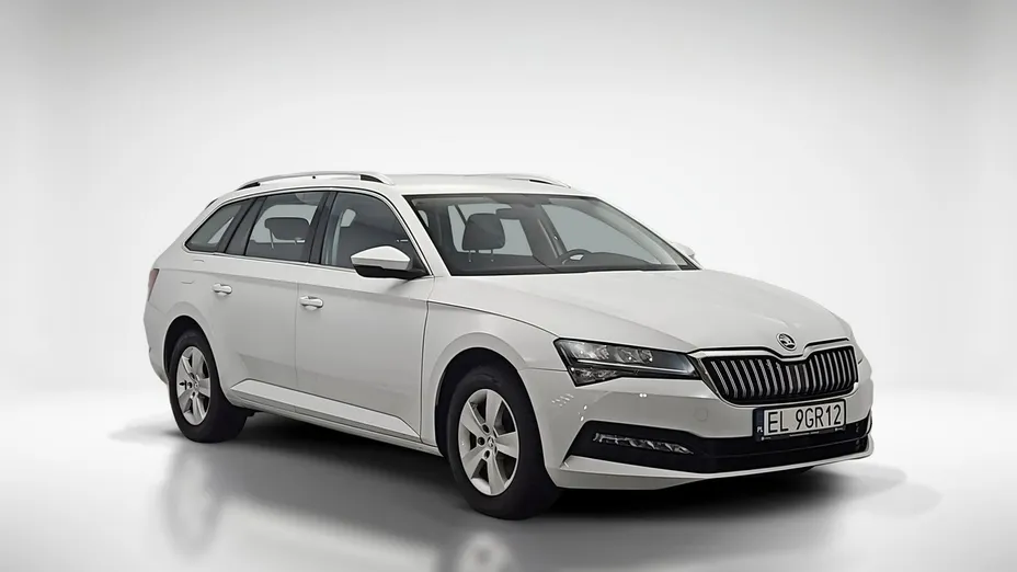 SKODA Superb -