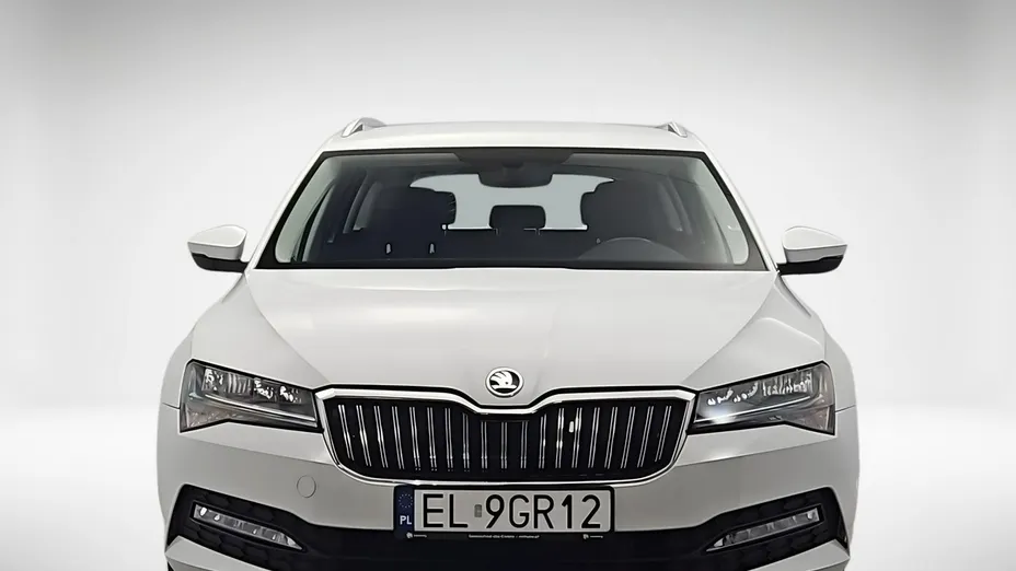 SKODA Superb -