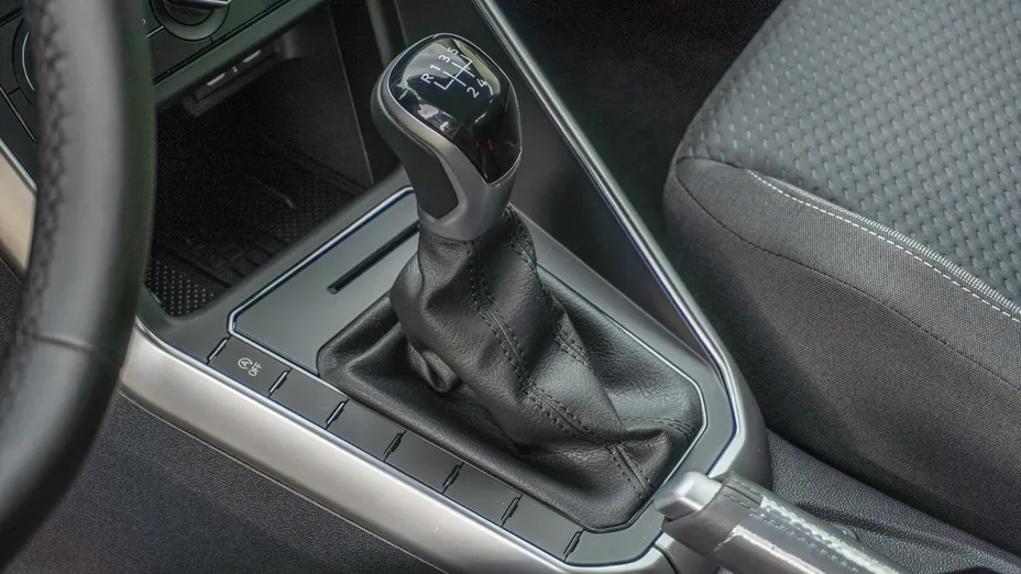 VOLKSWAGEN Polo -