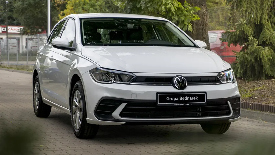 VOLKSWAGEN Polo -