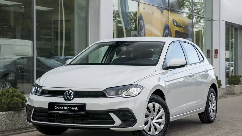 VOLKSWAGEN Polo -