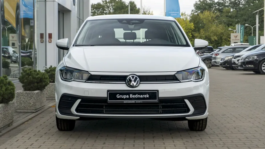 VOLKSWAGEN Polo -