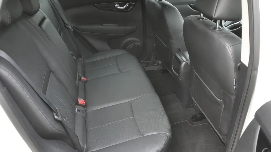 NISSAN Qashqai -